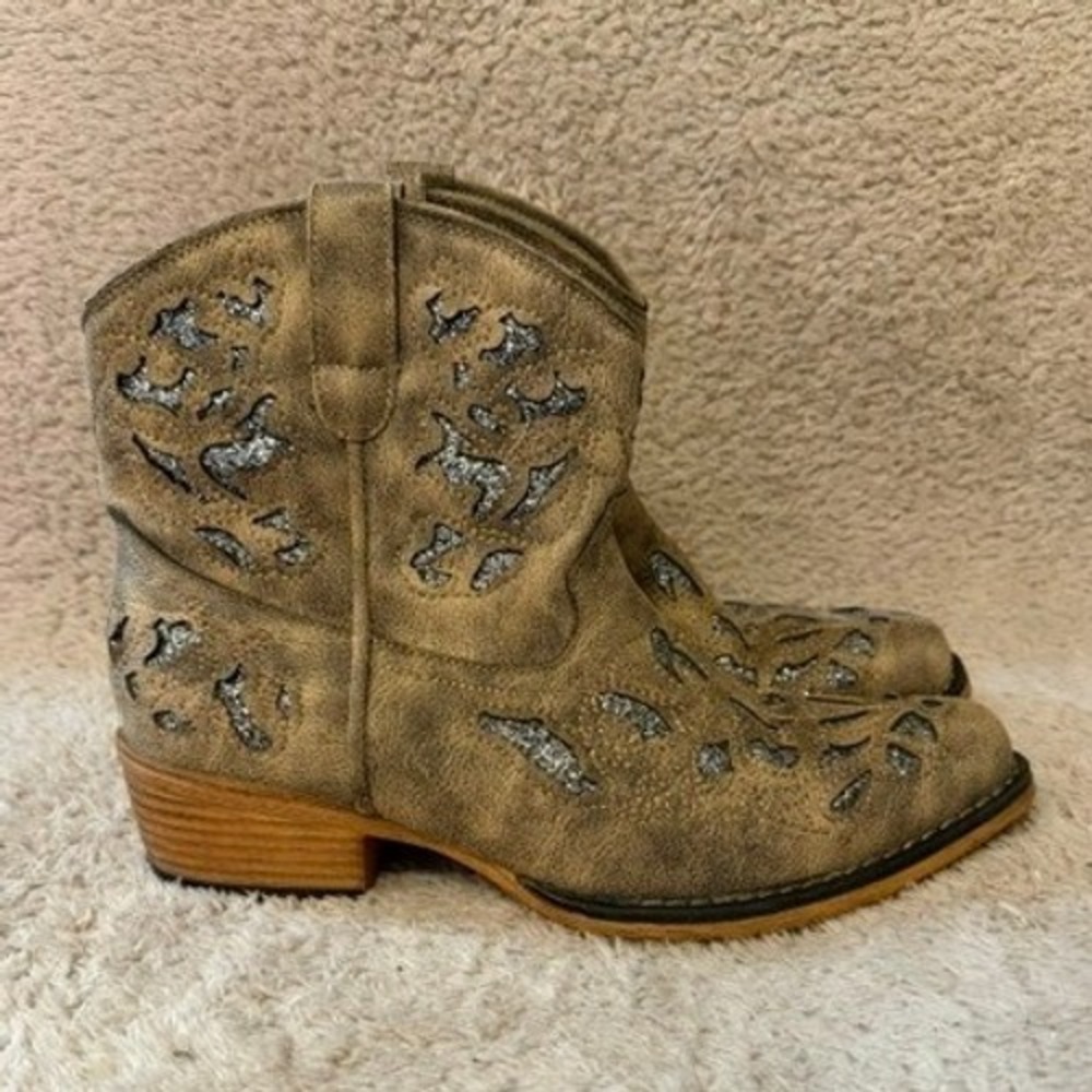 Pierre Dumas Womens Distressed Gold Glitter Laser Cut Western Ankle Boots Size 8
